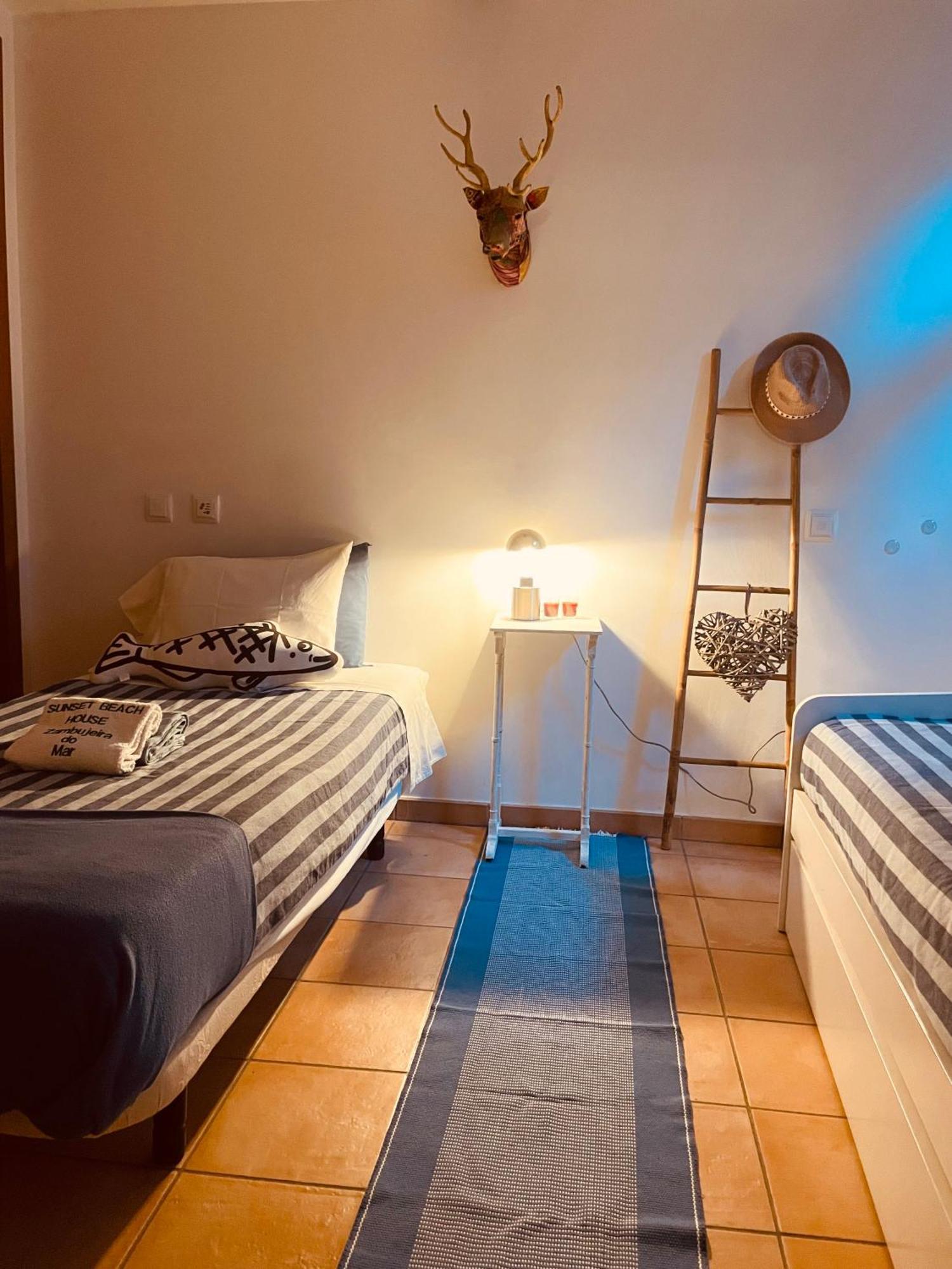 Sunset Beach House Zambujeira do Mar Bagian luar foto
